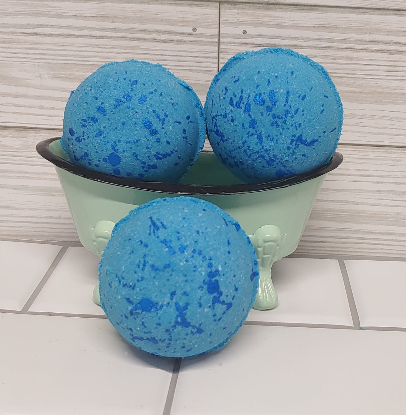 ๐ Chakra Harmony Bath Bomb Set โ Hidden Crytal inside (7-Piece Collection)